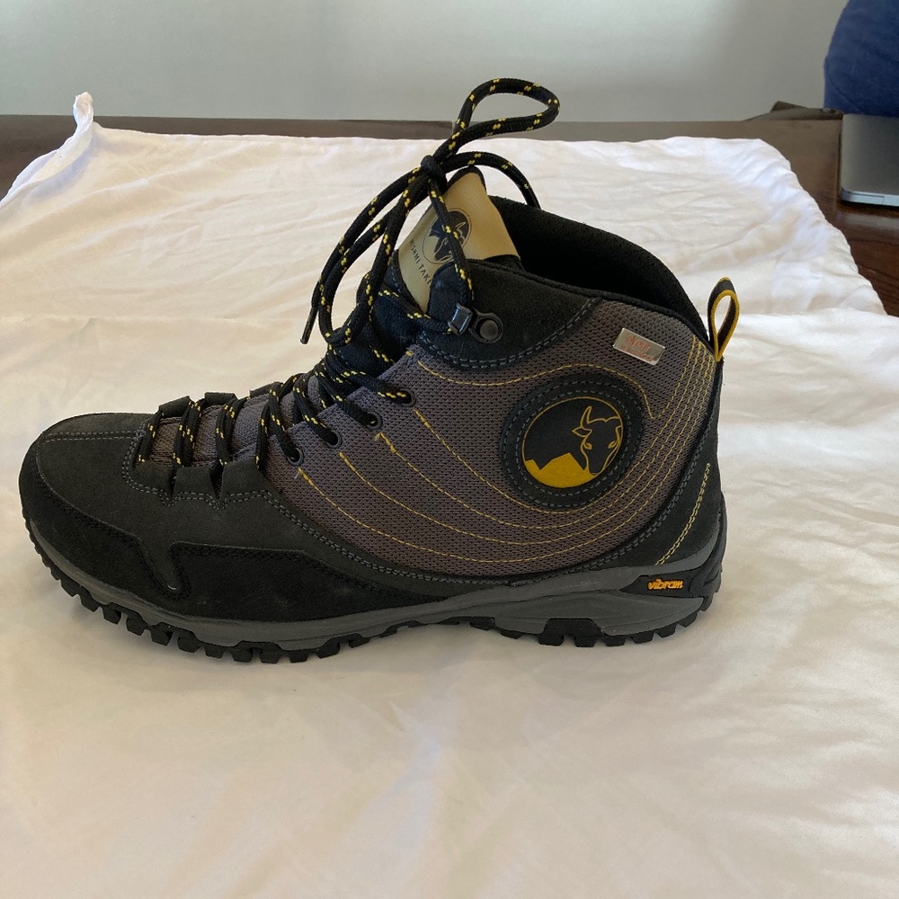 Mishmi Takin hiking boots